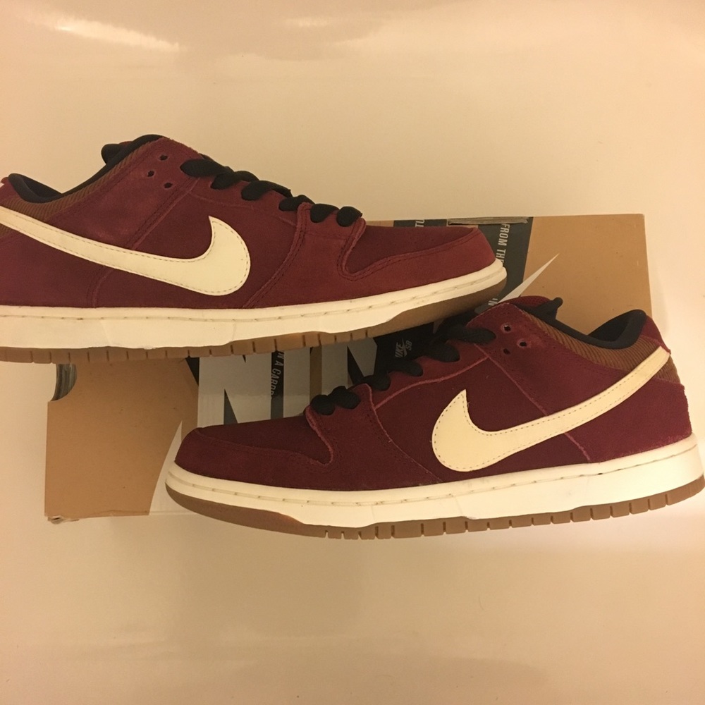 ❌SOLD❌Nike SB Dunk Low Corduroy Team Red Sz 9 🔥🔥